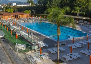 Piscina esterna_falcosportvillage
